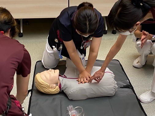 今年も気合いを入れて頑張りました！　新人看護師のBLS ＆ AED研修